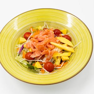 Salata cu somon fume si mango (7)